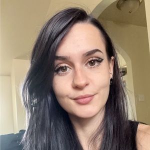 Meet your Posher, Katelyn